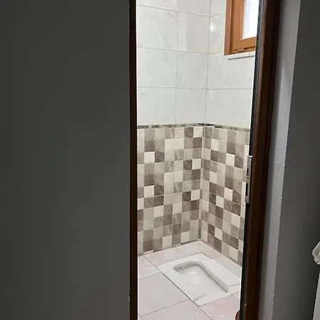 Daire Bahadir Nehir Kenarinda Caykara