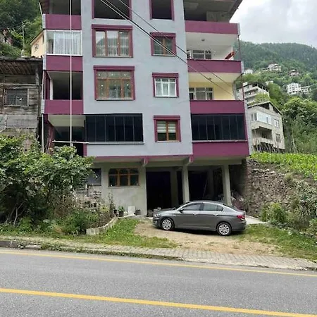 Bahadir Nehir Kenarinda Daire Caykara